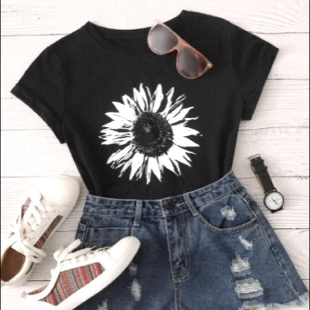 Sunflower Print Round Neck Tee